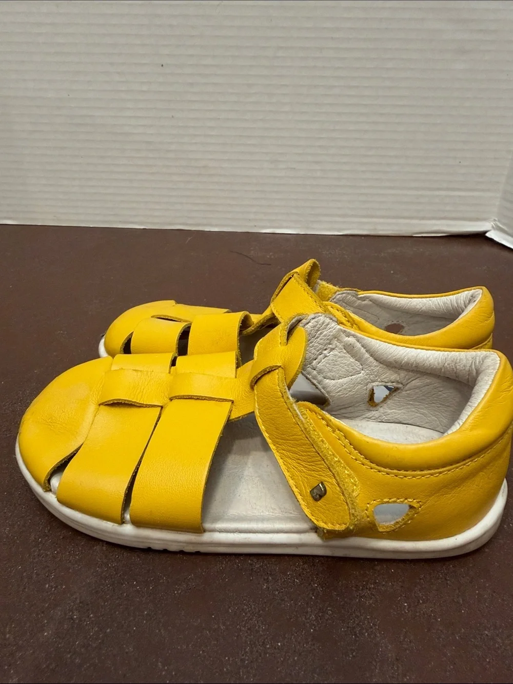 Bobux I-Walk Tidal Yellow Leather T-Strap Kids Sandals, US 9.5, EU 26